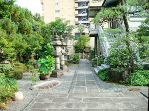 境内